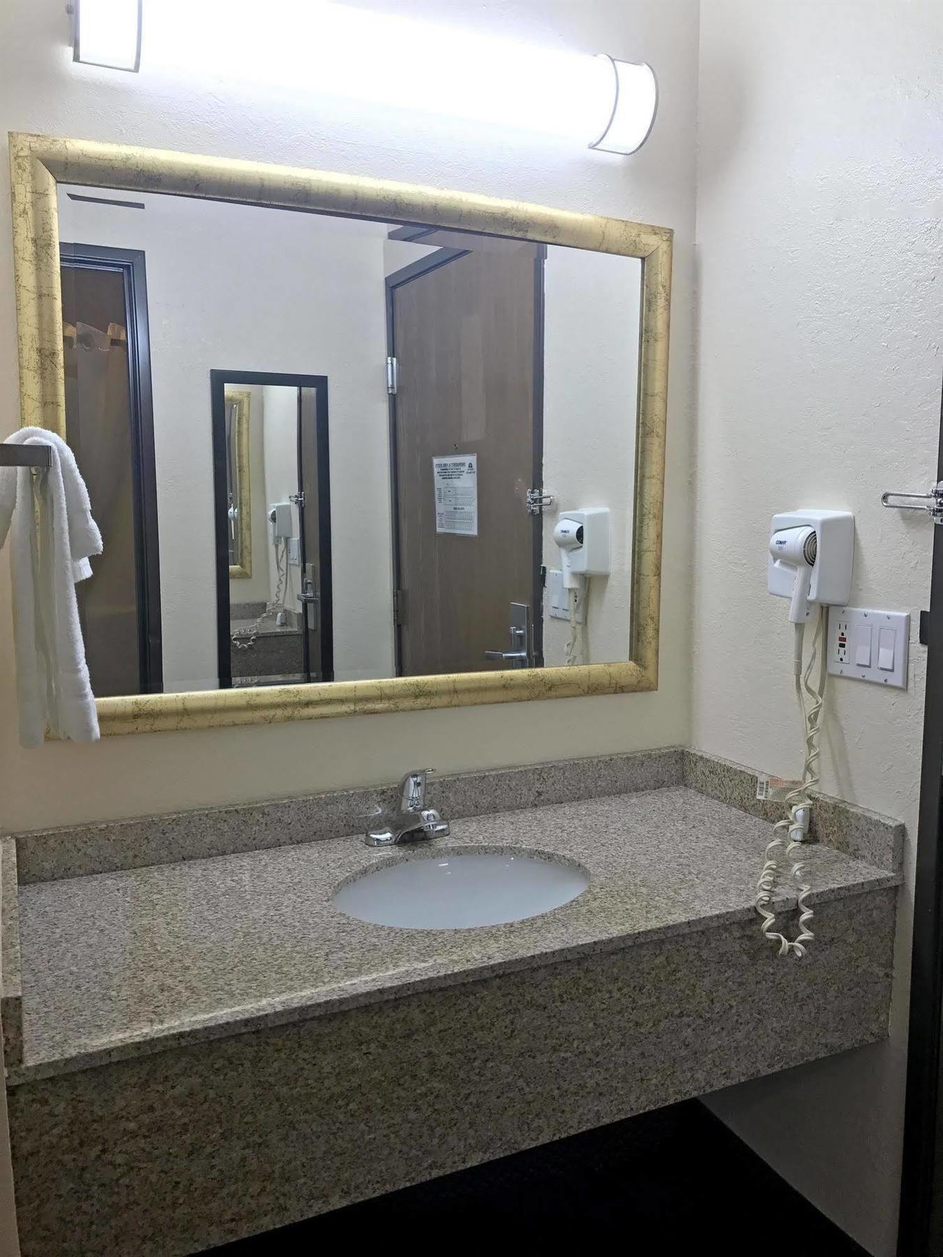 Hotel Super 8 By Wyndham Galesburg