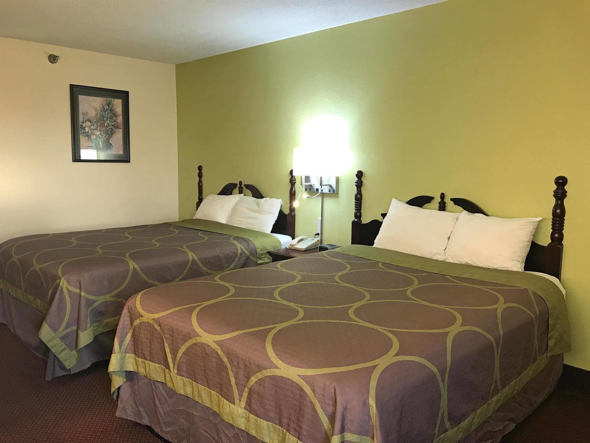 Hotel Super 8 By Wyndham 3*
