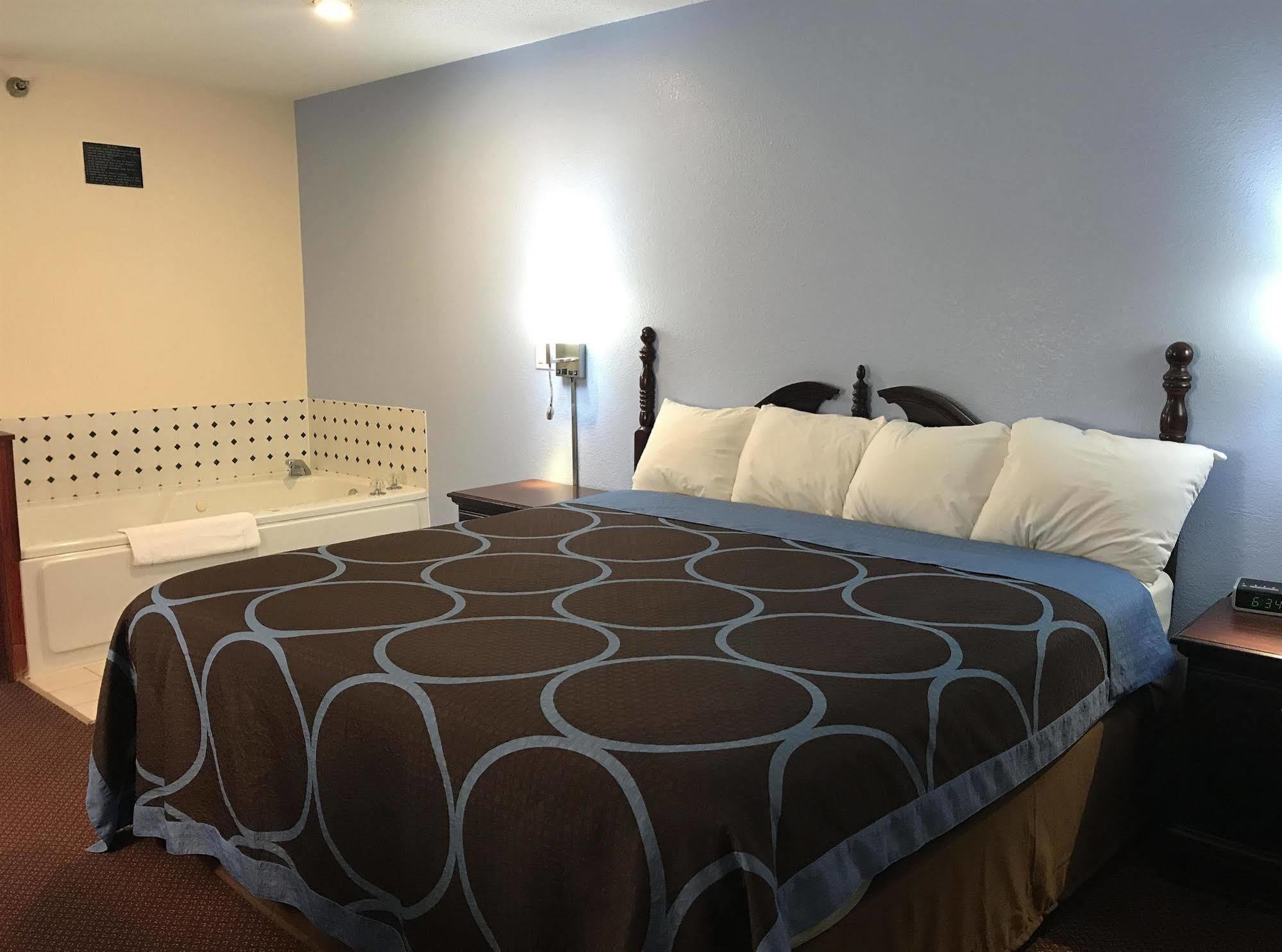 Super 8 By Wyndham Hotel