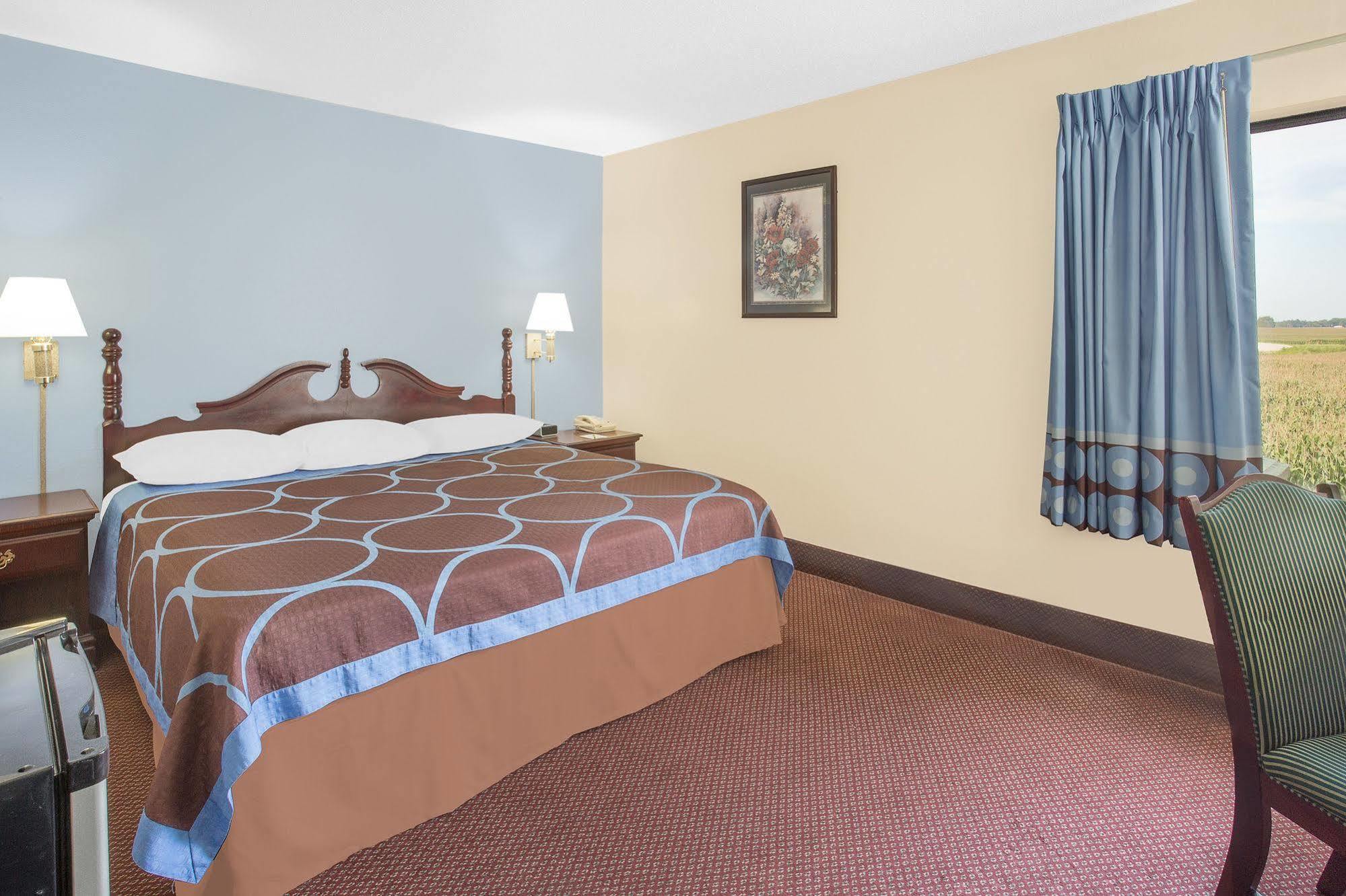 Super 8 By Wyndham Hotel 3*